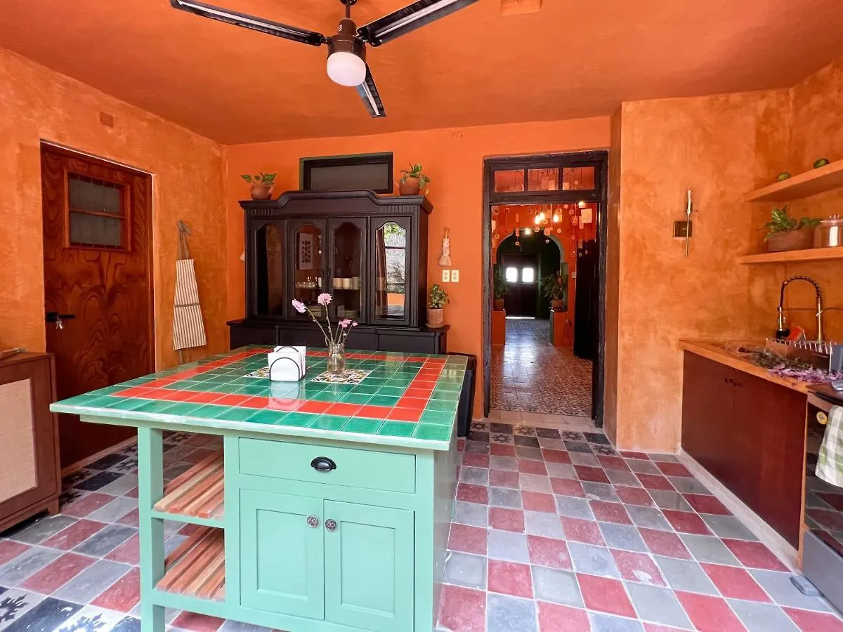 Kuka Y Letras Bed & Breakfast Merida
